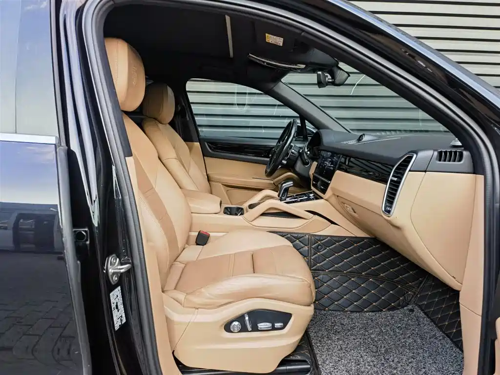 صورة 6 - Porsche Cayenne New Energy