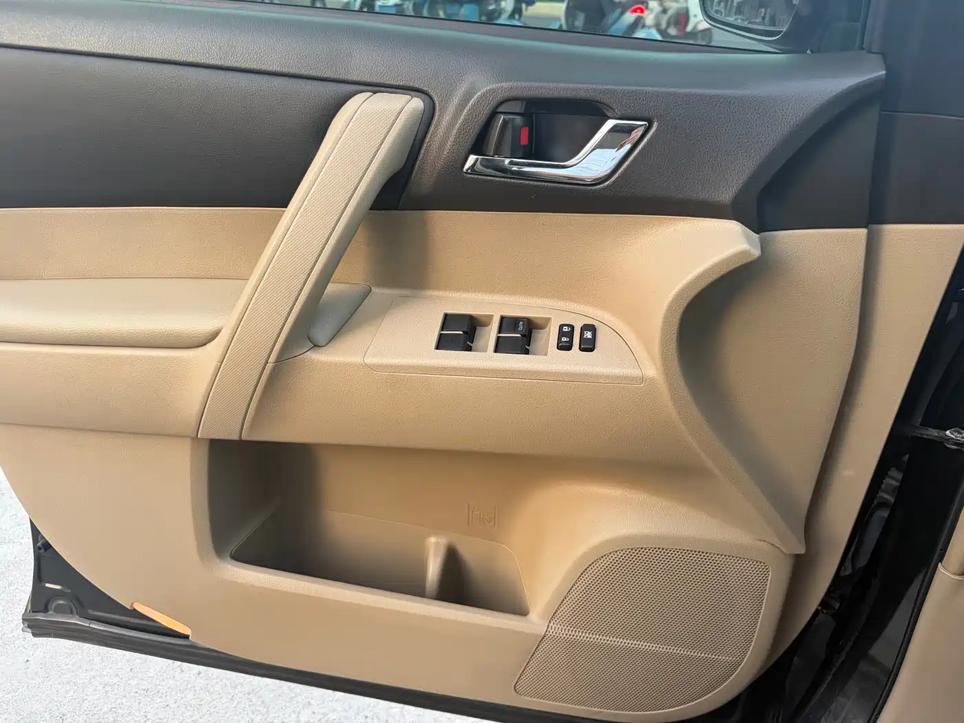 Toyota Highlander 2012 2.7L 2WD 5-seater Elite Edition фото 10