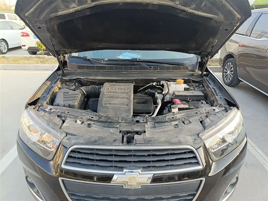 Chevrolet Captiva 2015 2.4L 2WD Urban Edition 5-seater фото 18