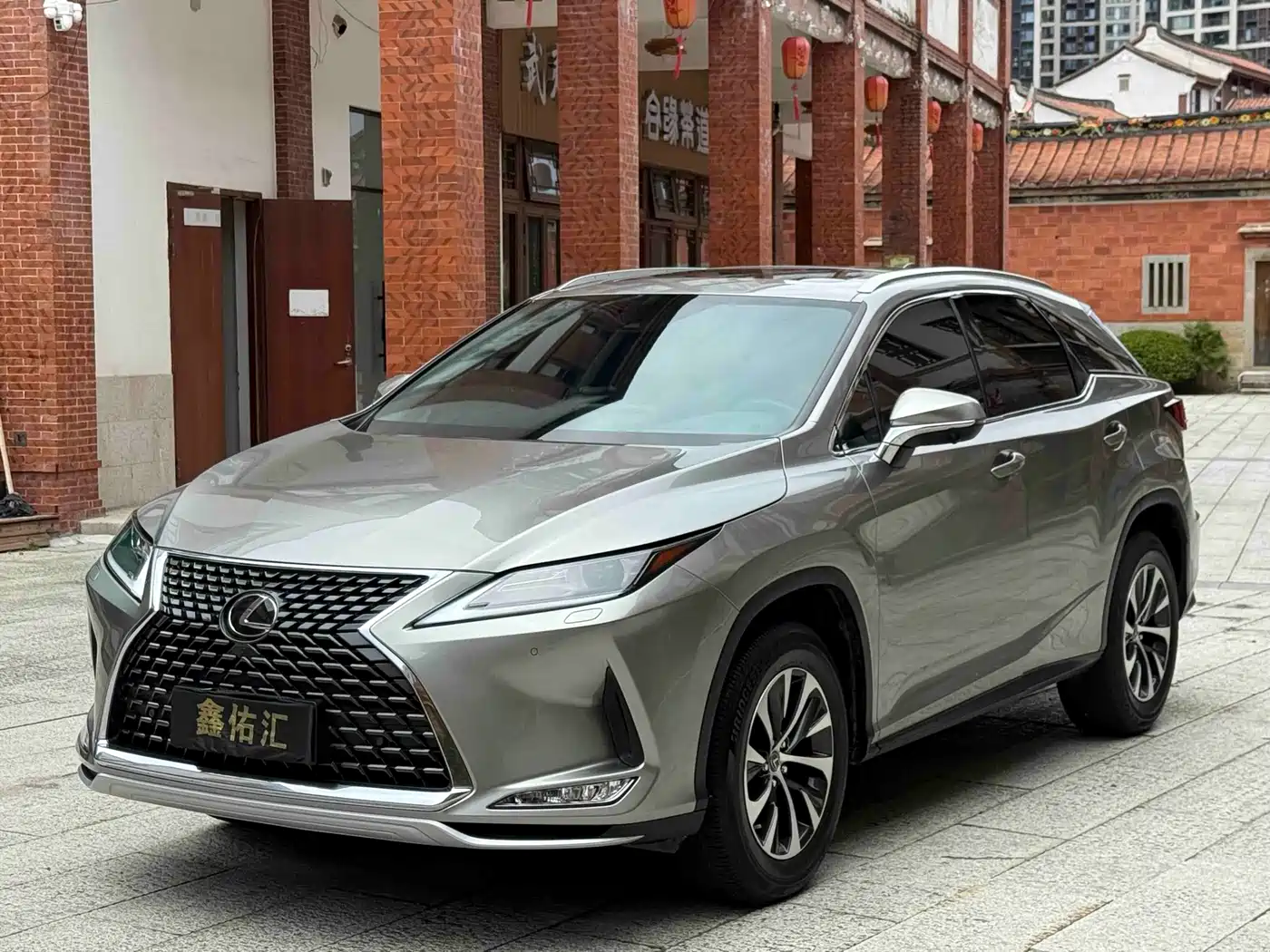 Фото 3 - Lexus RX