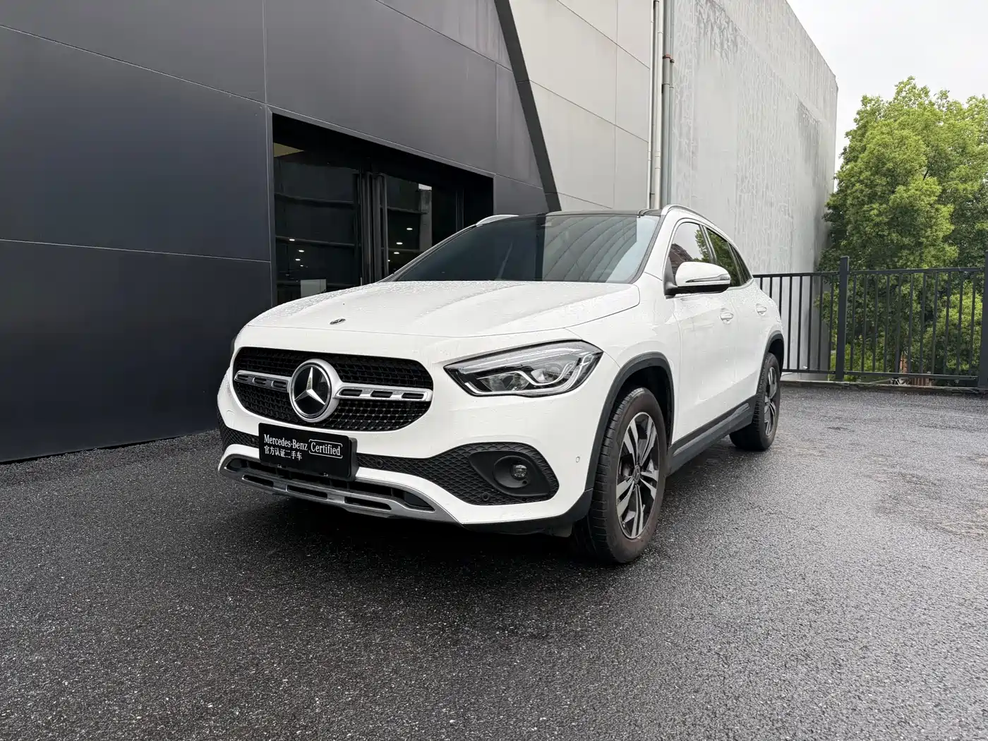 MERCEDES-BENZ GLA