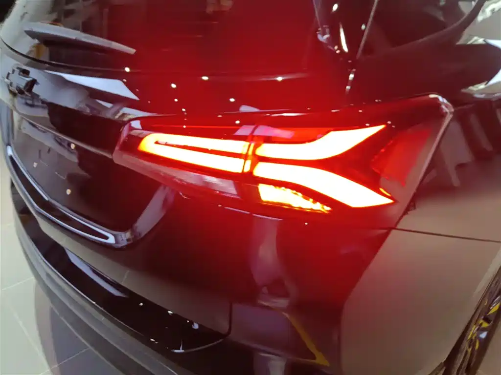 Chevrolet Equinox 2022 Mild Hybrid 550T RS 4WD Intelligent Expansion Edition фото 8