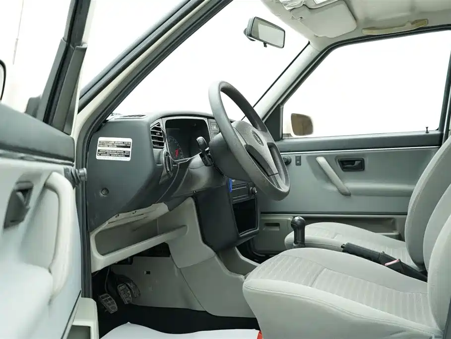 Volkswagen Jetta 2010 1.6L Partner фото 7
