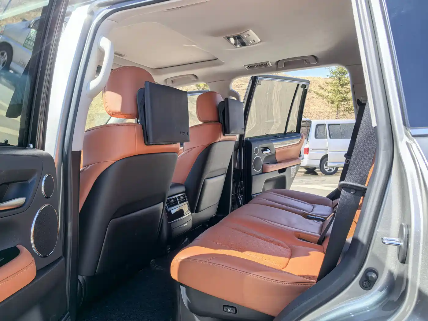 Lexus LX 2019 570 Prestige Luxury Edition фото 12
