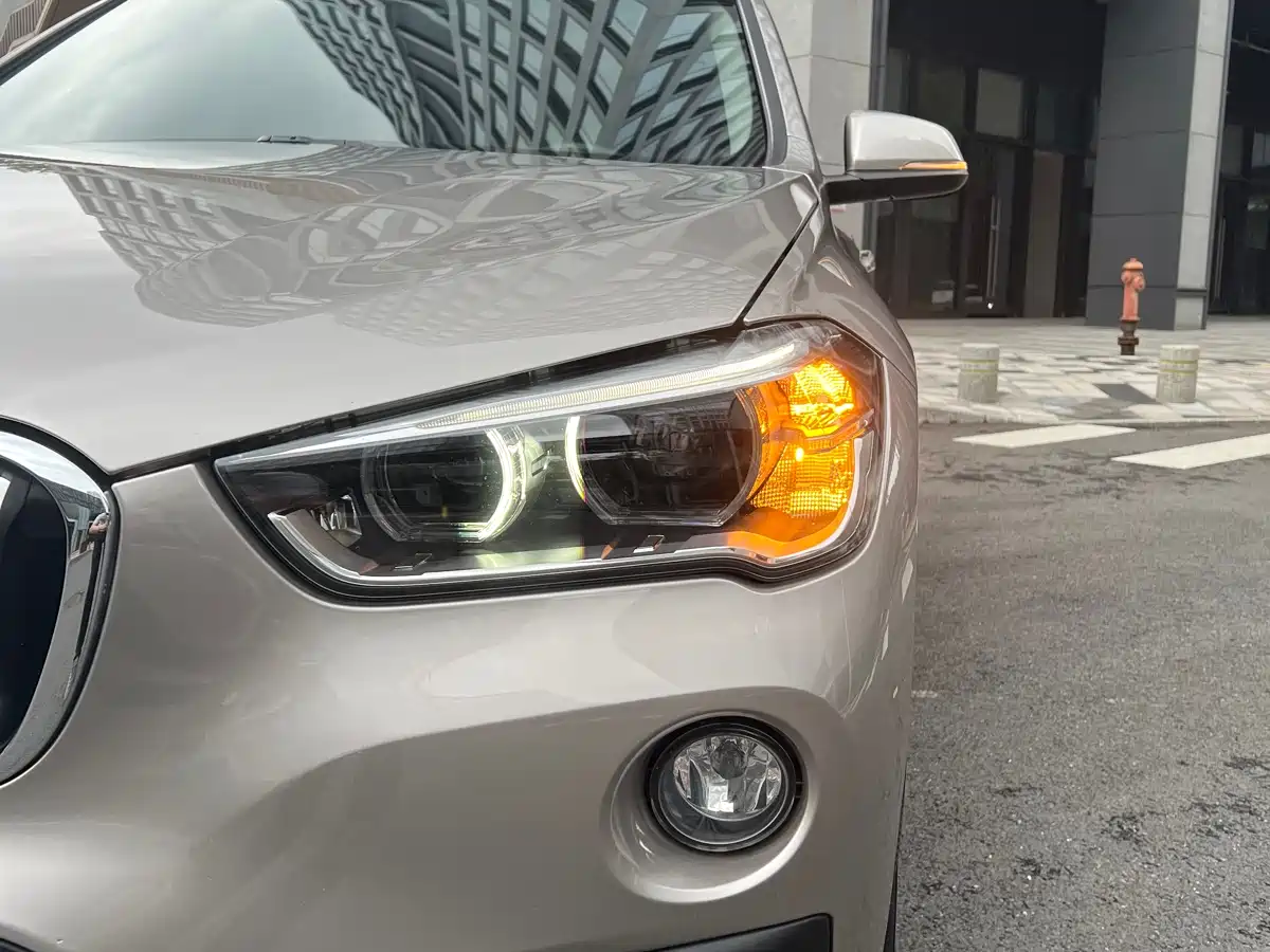 BMW X1 2016 sDrive18Li Premium Model фото 17