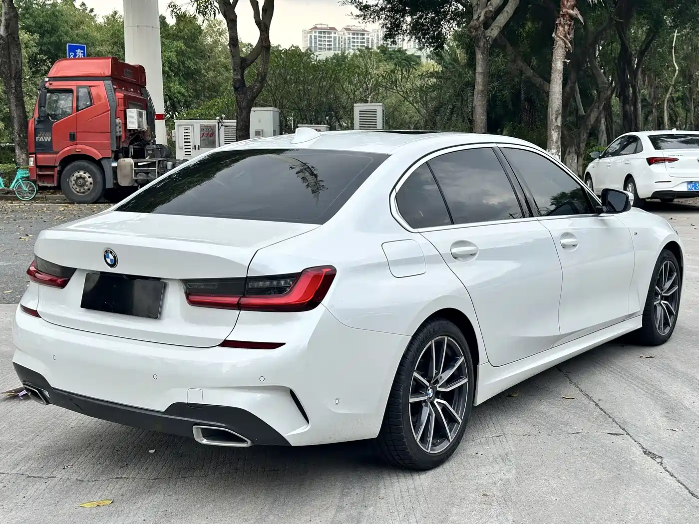 BMW 3 Series 2021 325Li M Sport Package фото 7