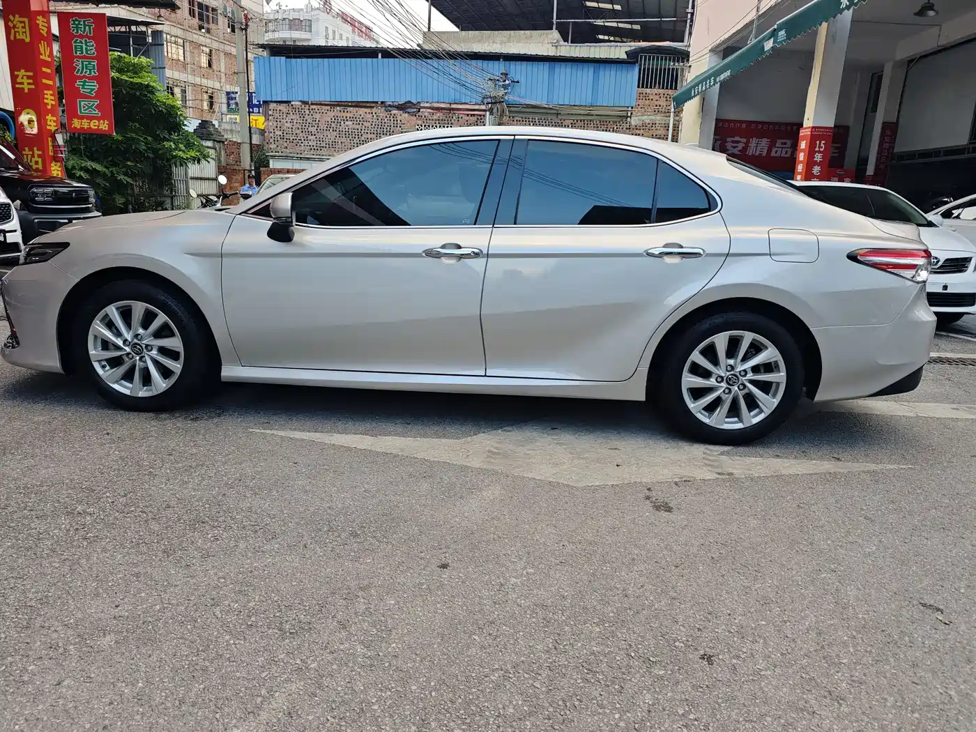 Toyota Camry 2021 2.0G Luxury Edition фото 7