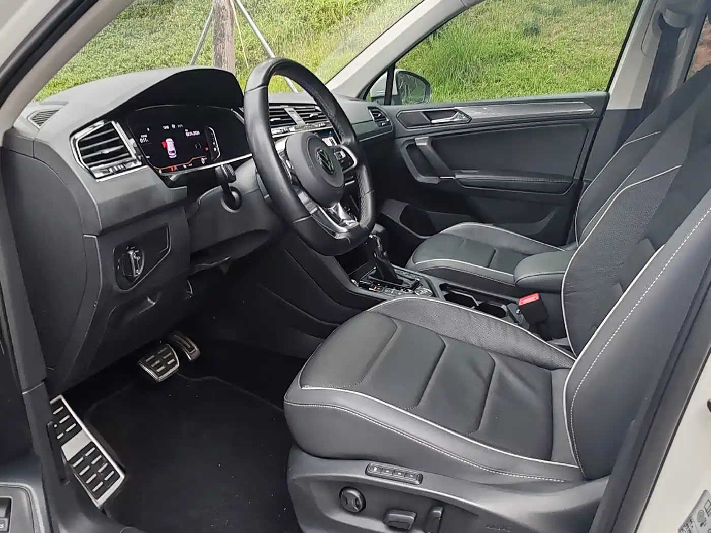 Volkswagen Tiguan L 2021 380TSI Automatic 4WD R-Line Flagship 7-seater фото 8