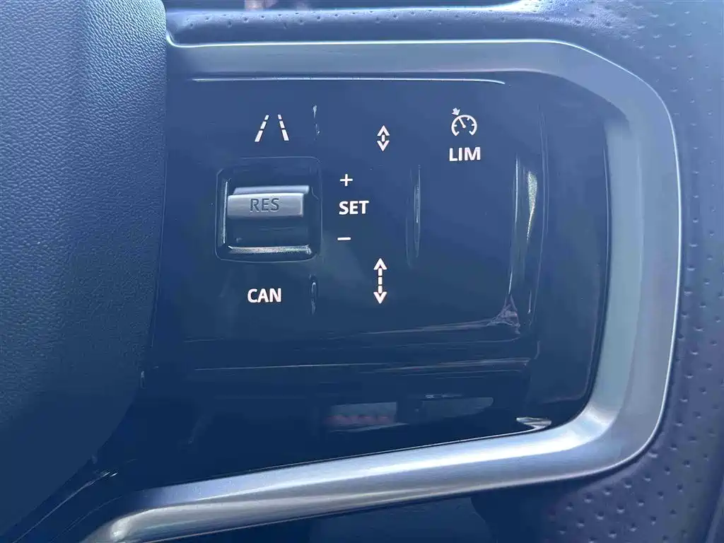 Land Rover Discovery Sport 2023 249PS R-Dynamic S Performance Version фото 24