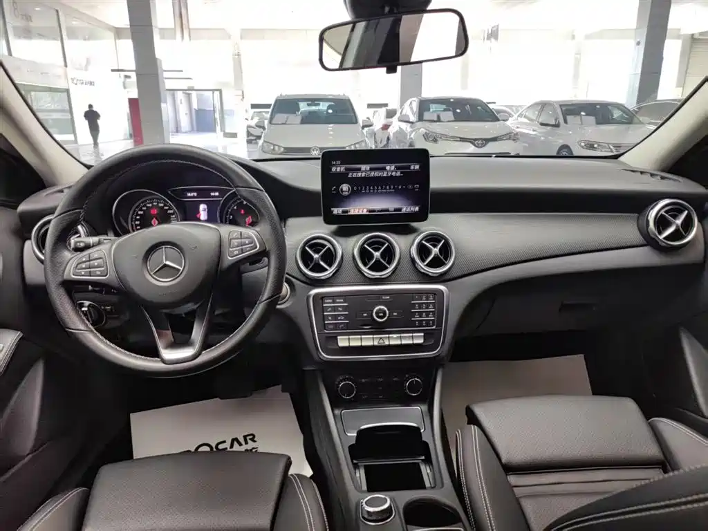 Mercedes-Benz GLA 2017 GLA 200 Dynamic фото 7