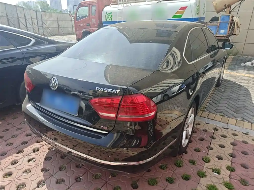 Volkswagen Passat 2014 2.0TSI DSG Executive Edition фото 7