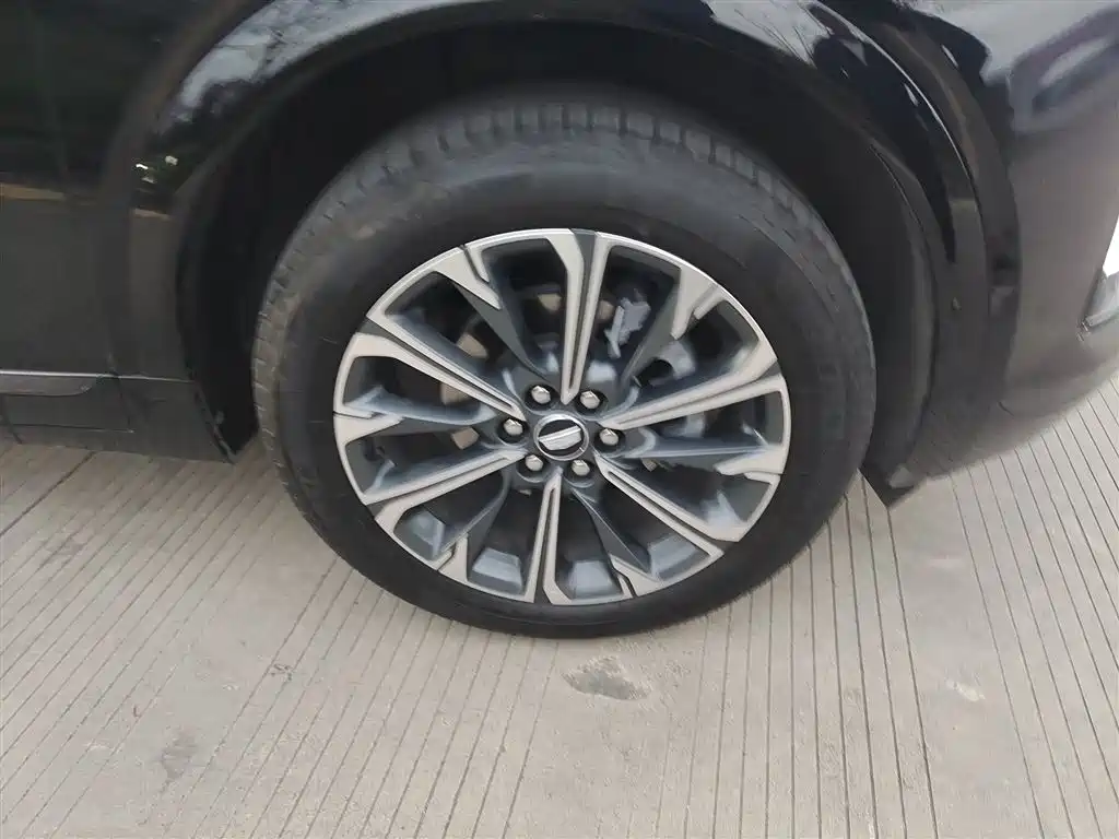 Cadillac XT5 2025 2.0T Luxury фото 26