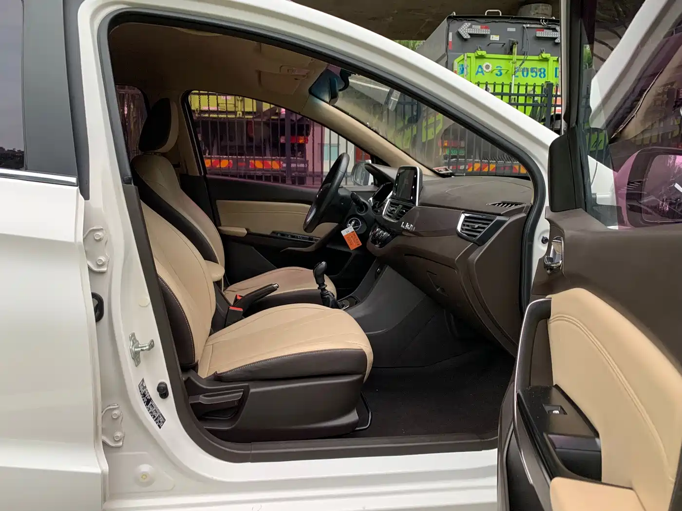Baojun 310W 2018 2017 1.5L Manual Fashion Edition (China V)