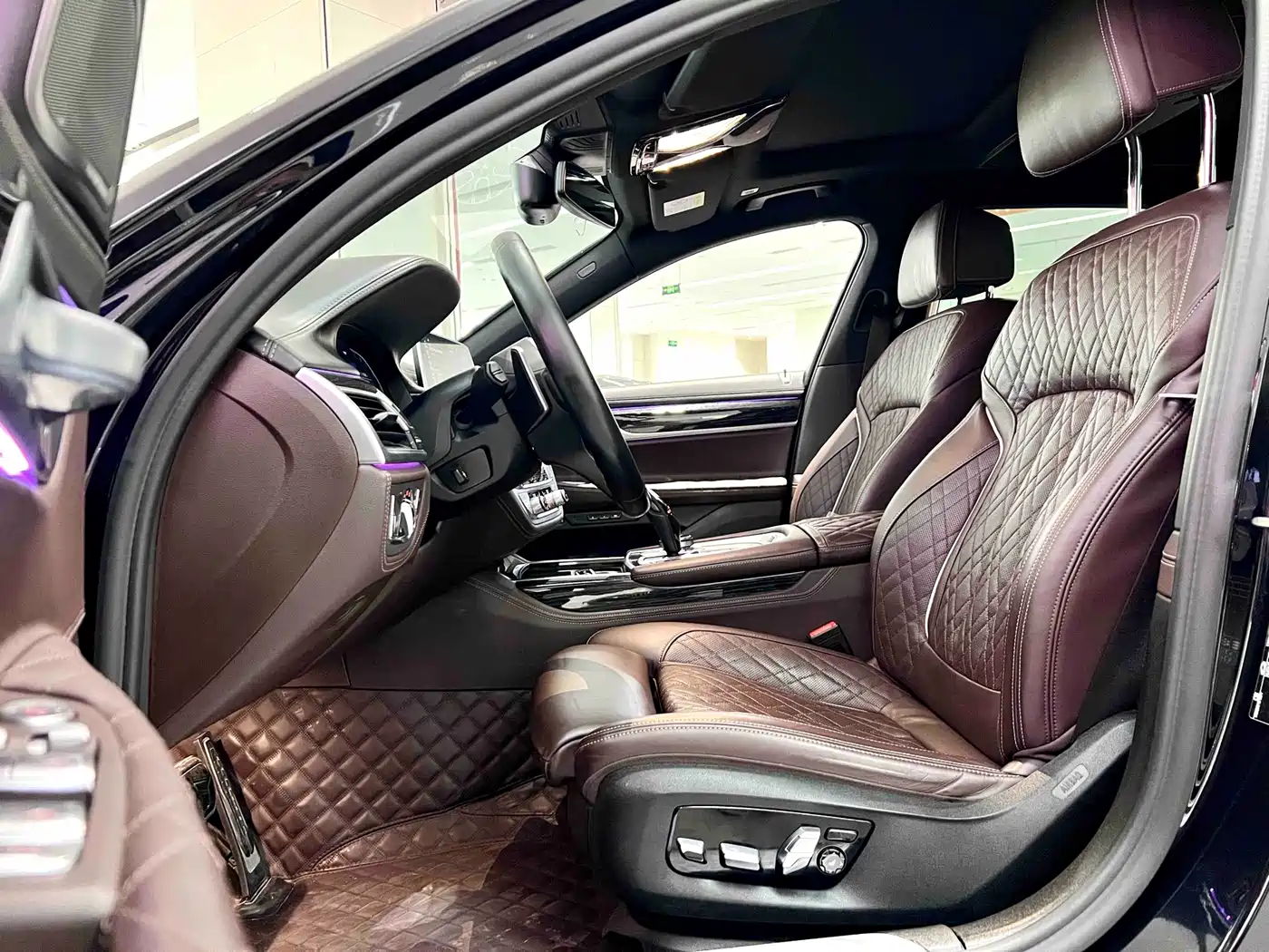 BMW 7 Series 2021 Model 740Li Leading M Sport Package фото 7