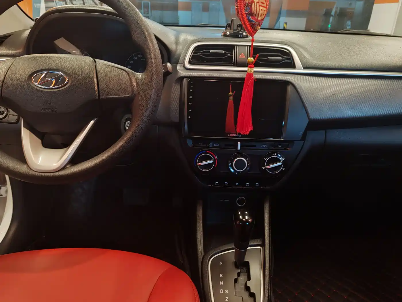 Hyundai Verna 2017 1.4L Automatic Leap Power Edition China VI фото 7