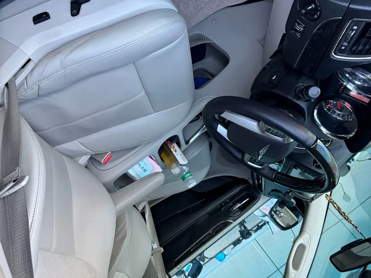 Chrysler Grand Voyager (Import) 2013 2013 3.6L Luxury Edition