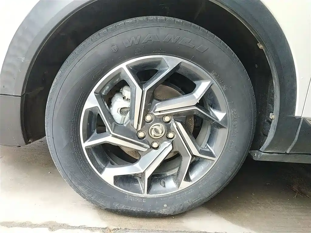Dongfeng Aeolus Dongfeng Fengshen AX7 2019 2019 1.6T Auto AI Navigation Type China V