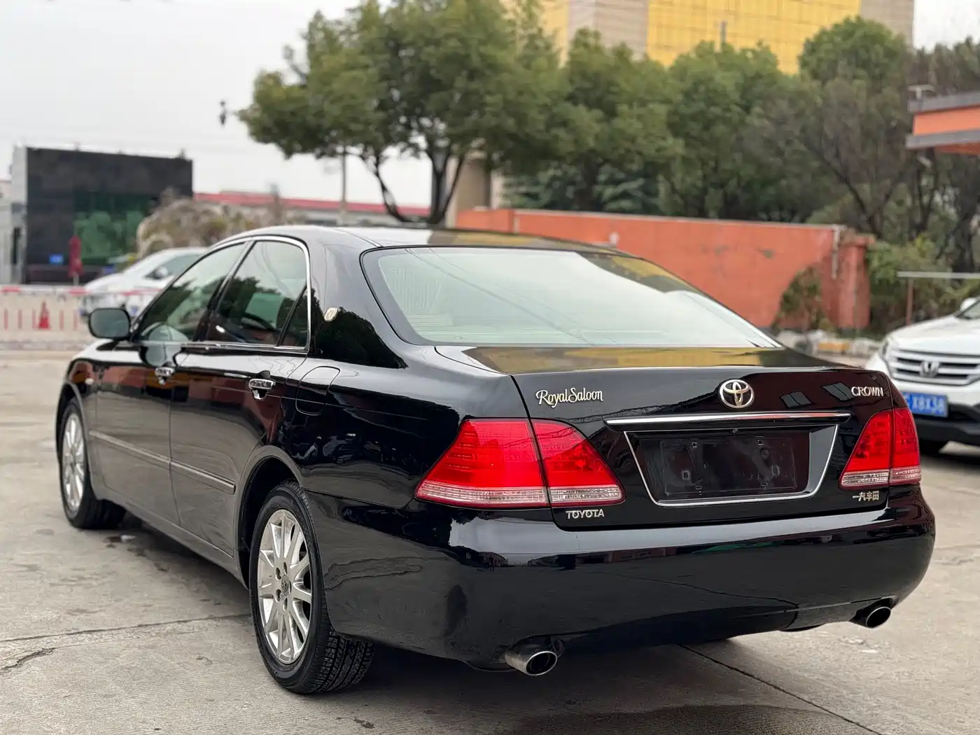 Фото 11 - Toyota Crown