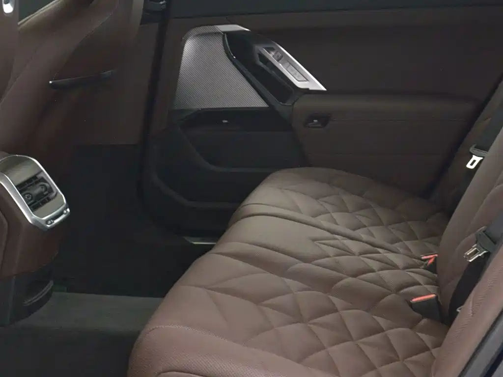 BMW 7 Series 2023 Model 735Li M Sport Package фото 9