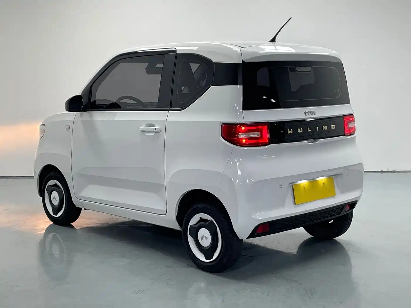 Photo 7 - Wuling Motors Hongguang MINIEV