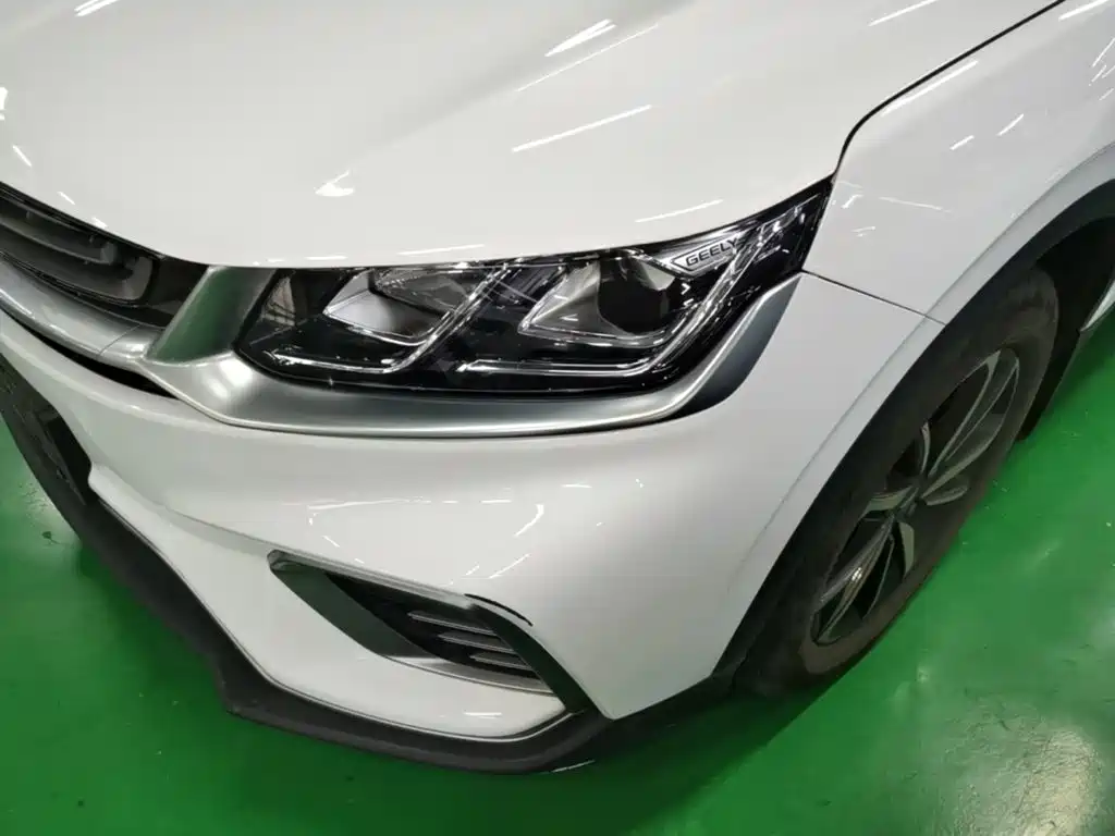 Фото 24 - Geely Coolray