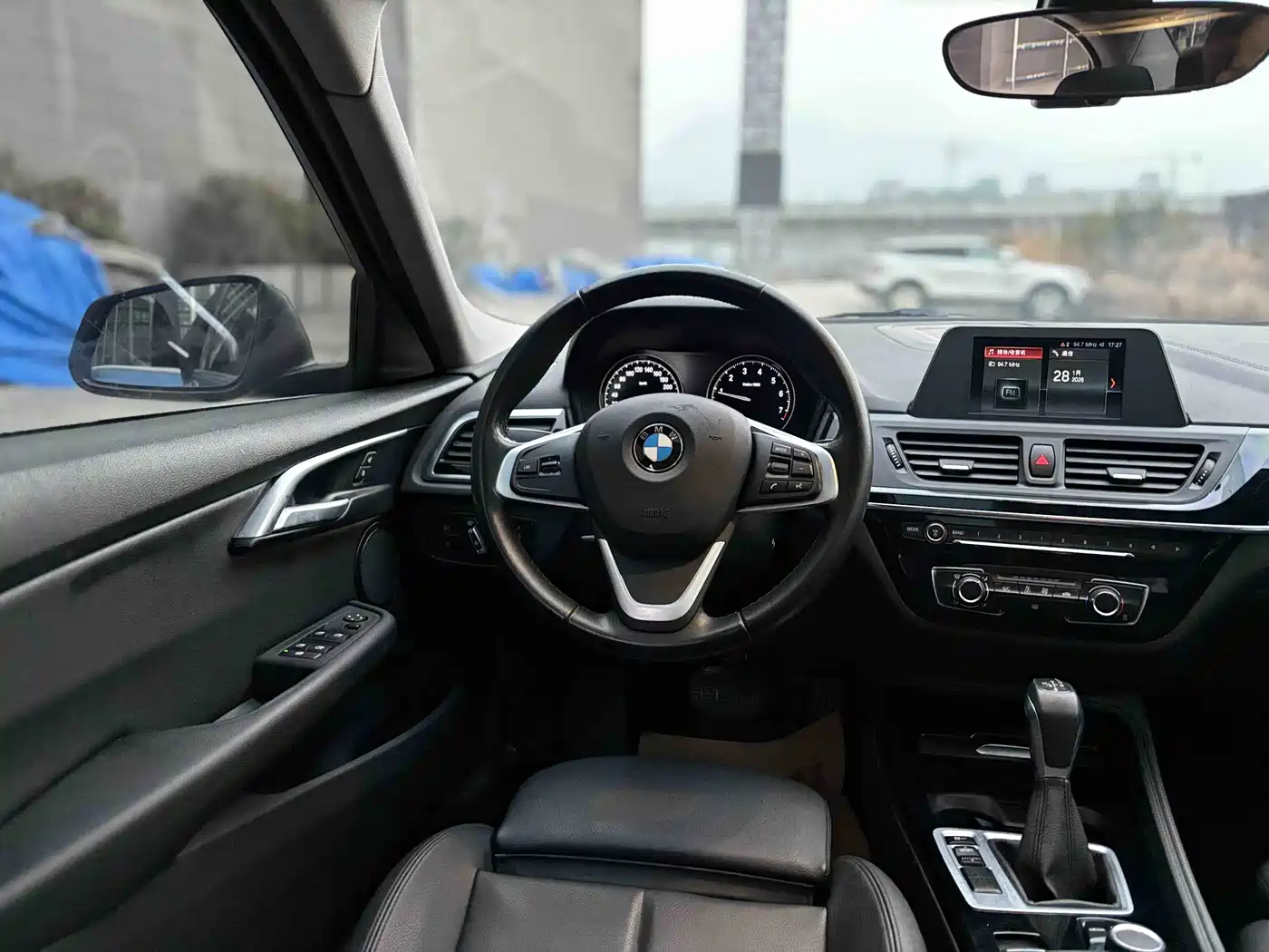 BMW 1 Series 2018 118i Sport Edition фото 15