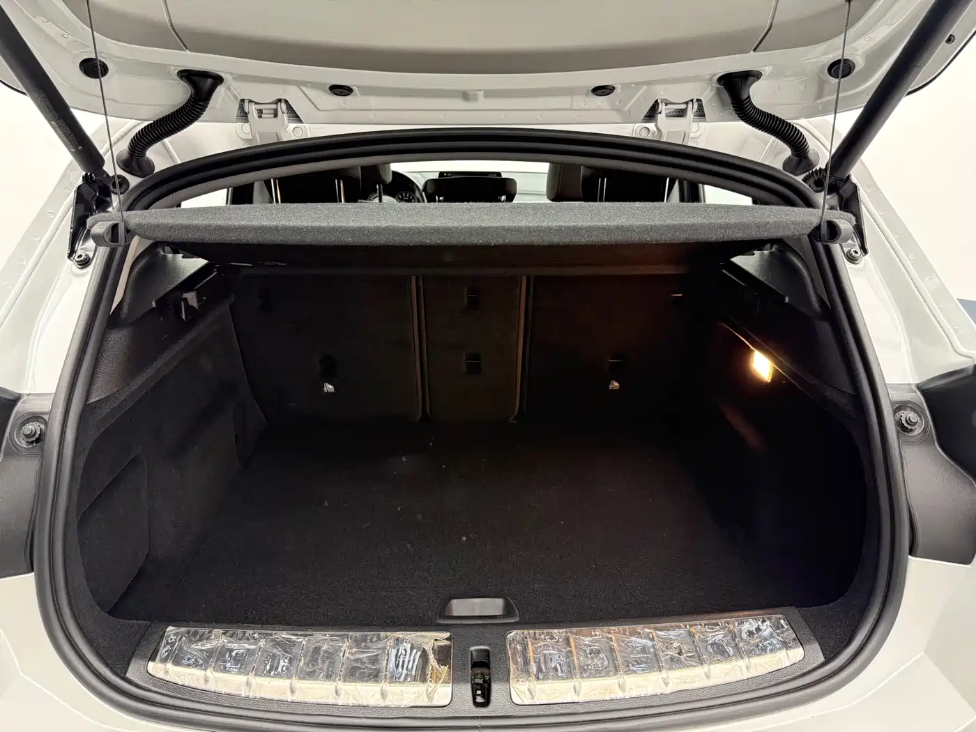BMW X2 2021 Facelift sDrive25i M Sport Package фото 25