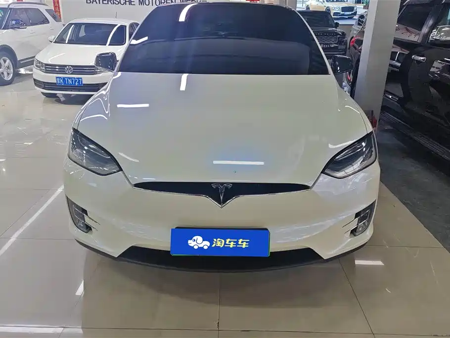 TESLA MODEL X