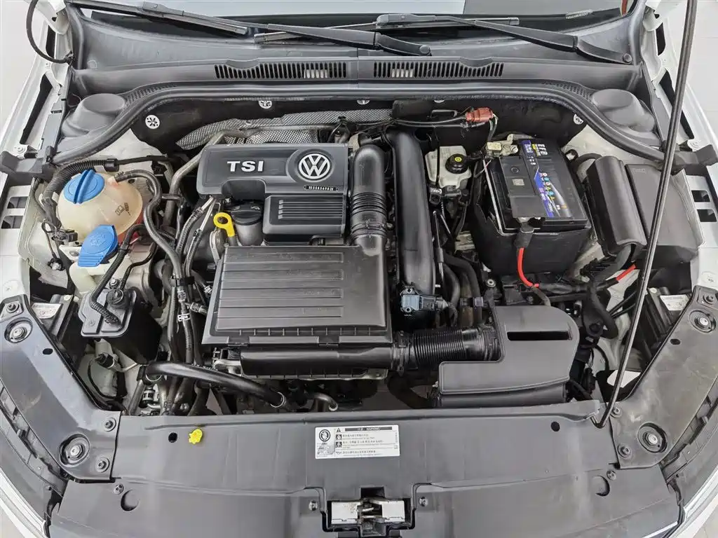 Volkswagen Sagitar 2018 280TSI DSG Spark Edition фото 6
