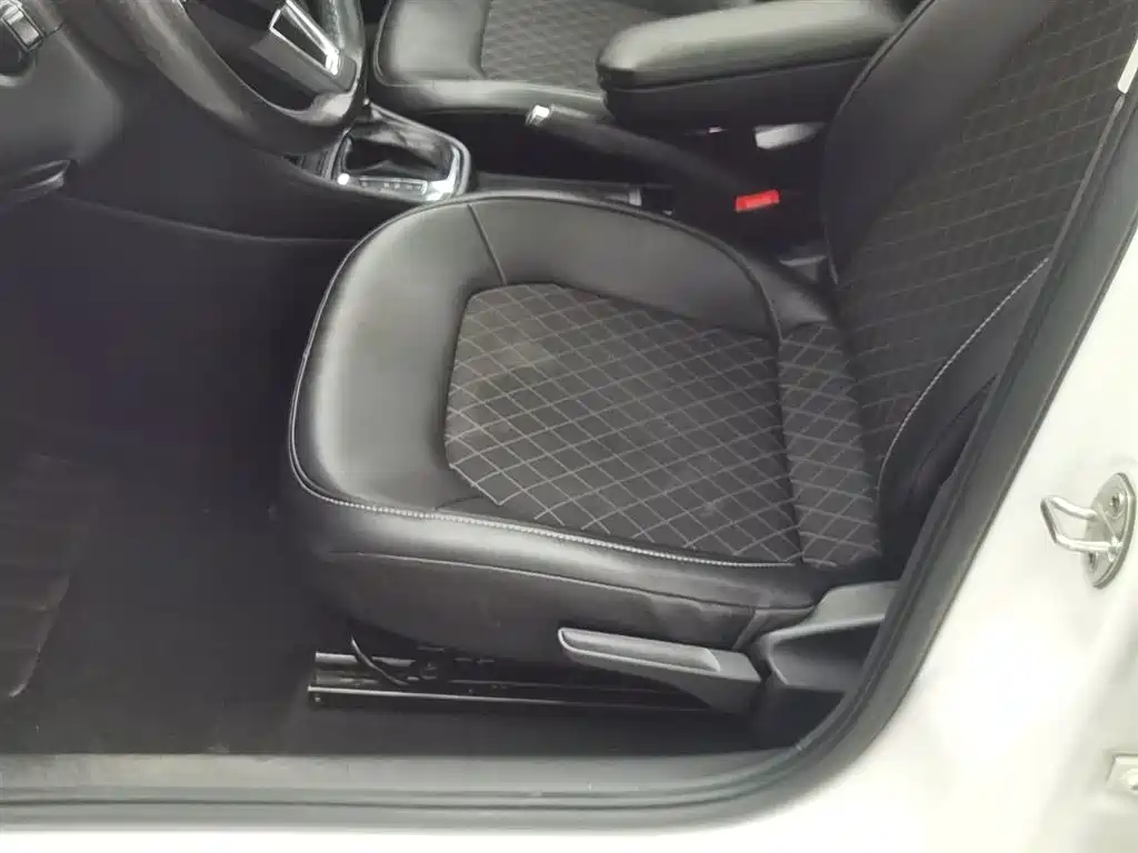 Škoda Skoda Rapid Spaceback 2019 Facelift 1.5L Automatic Comfort Version China VI фото 20