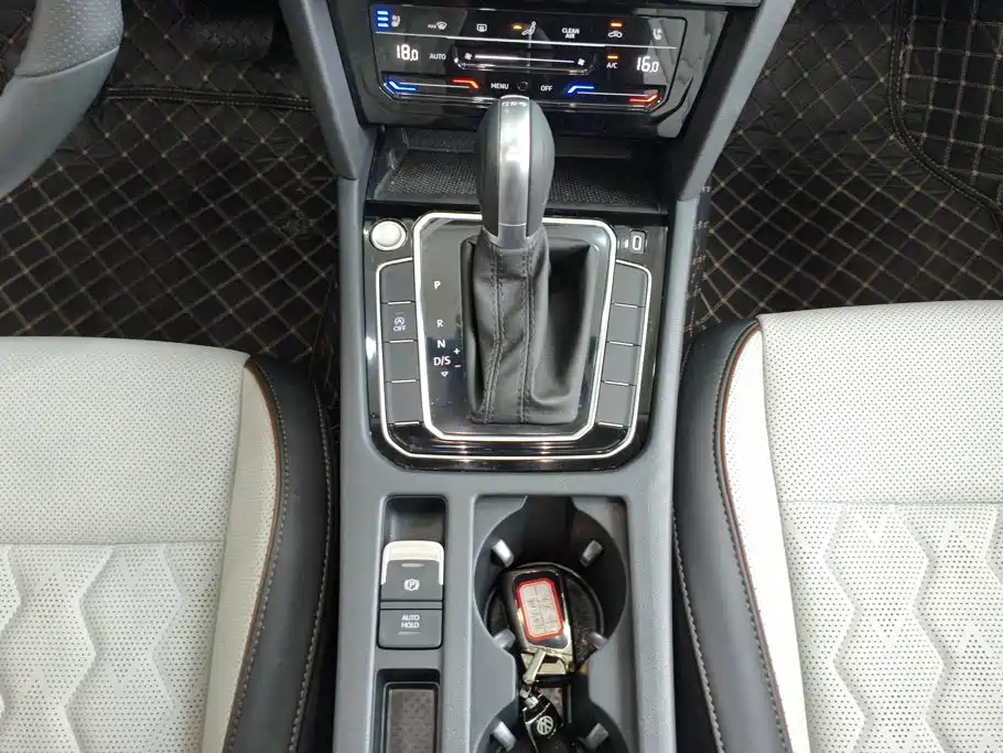 Volkswagen Magotan 2025 2026 Model 30 Million Special Selection 380TSI DSG Luxury