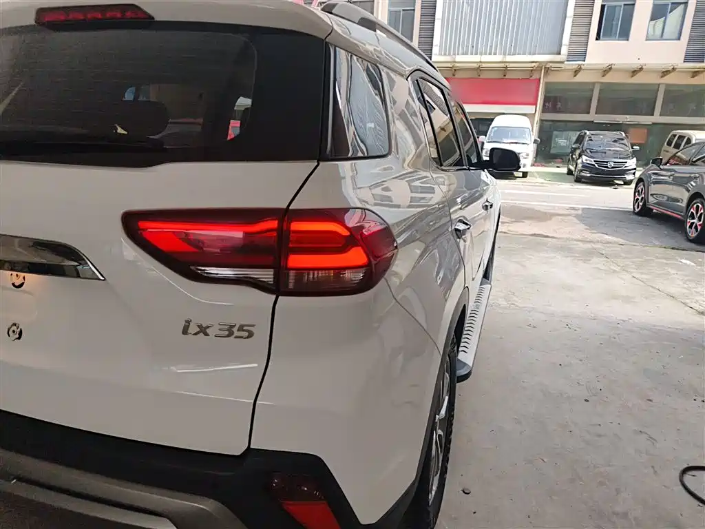 Hyundai Beijing Hyundai ix35 2018 2.0L Automatic 2WD Zhiyong·Enjoyment Edition фото 24