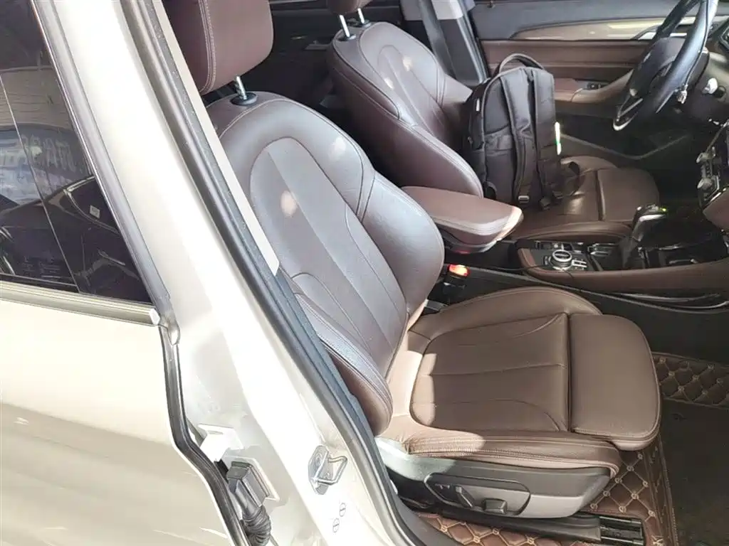 BMW X1 2018 xDrive20Li Premium Model фото 25