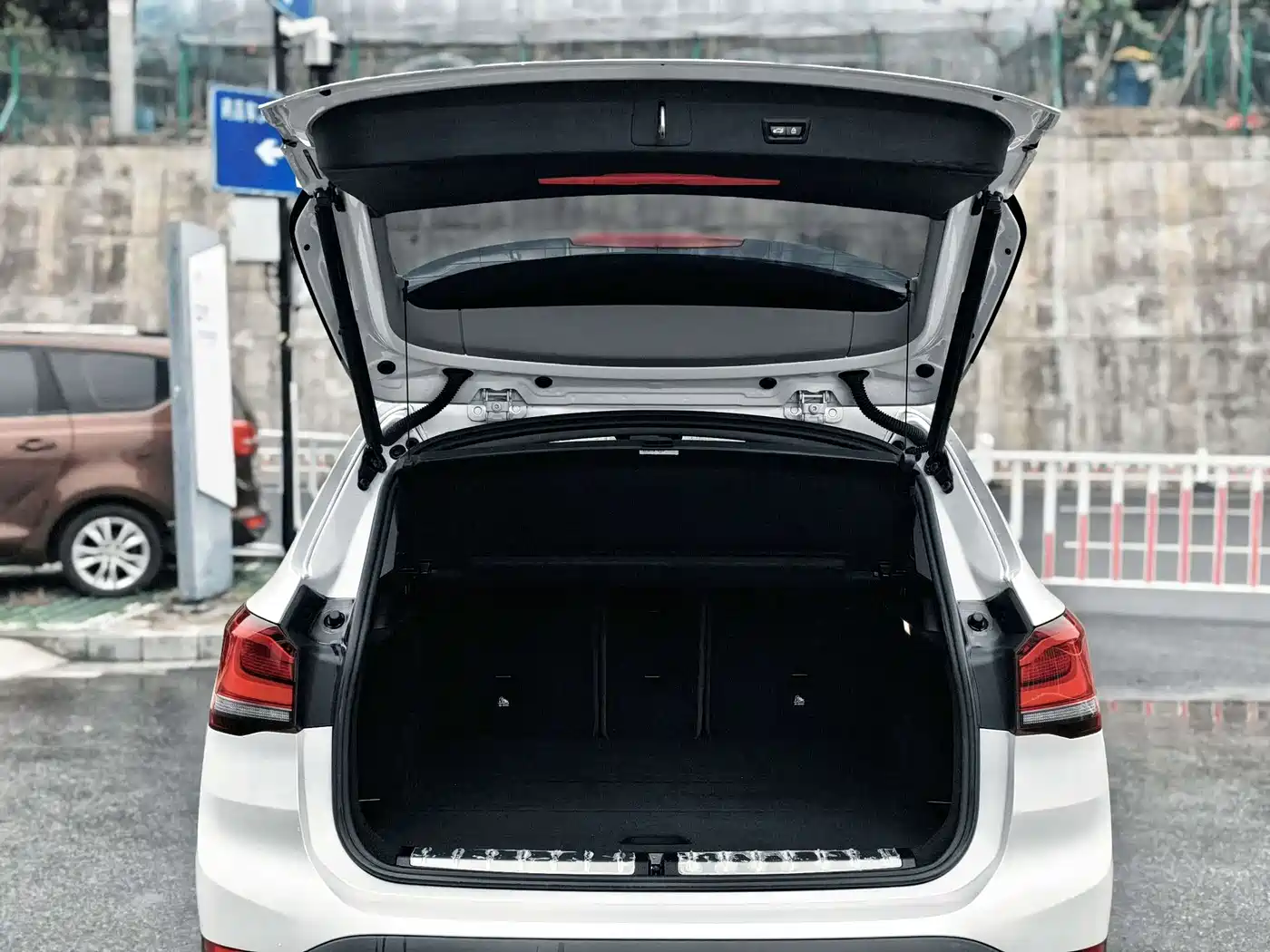 BMW X1 2021 sDrive25Li Leading фото 8