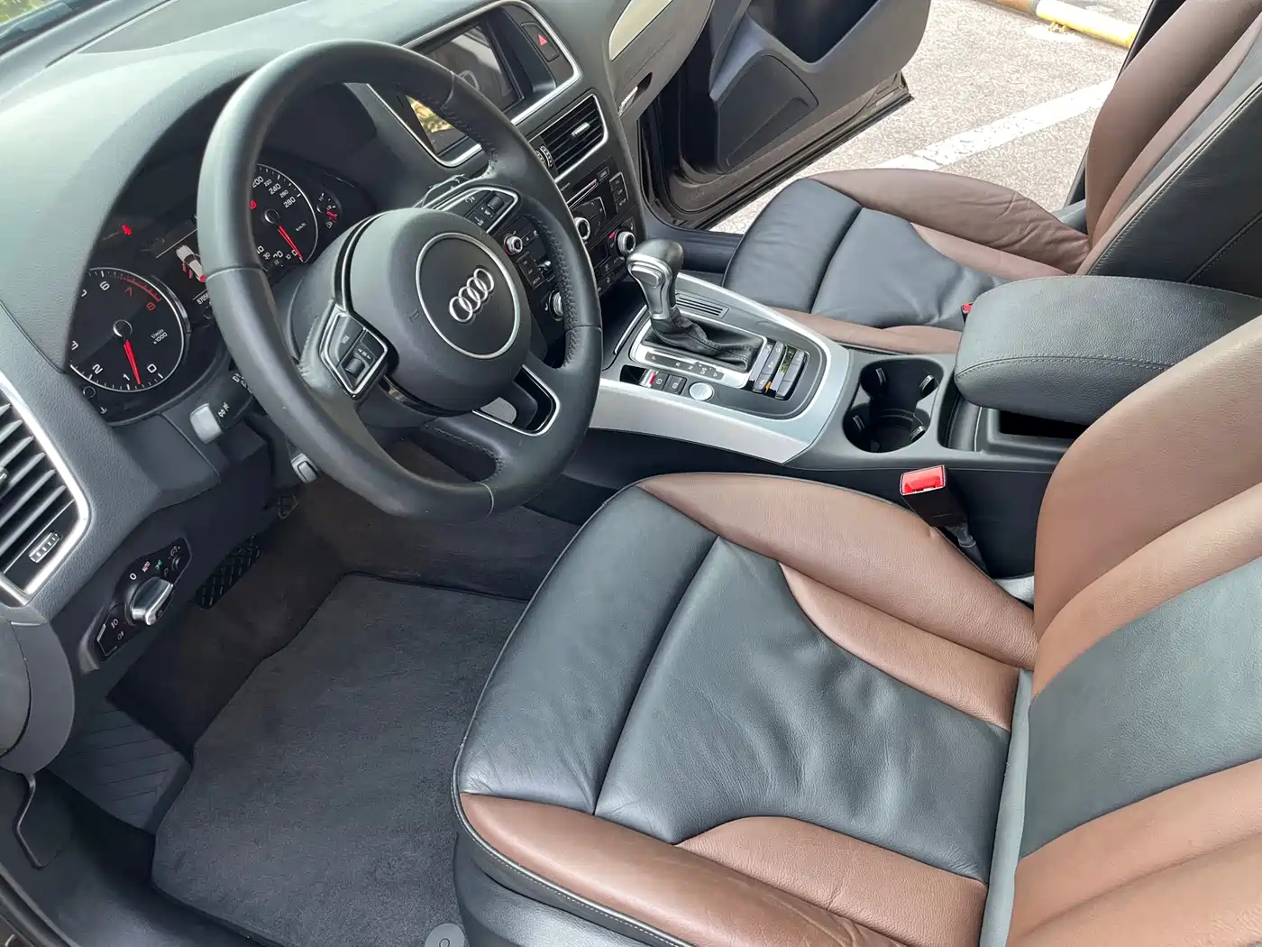 AUDI Q5