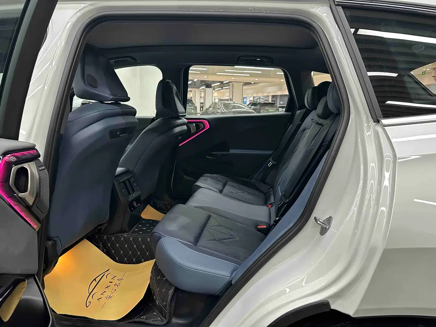 BMW X3 2025 xDrive30L Premium M Sport Package фото 9