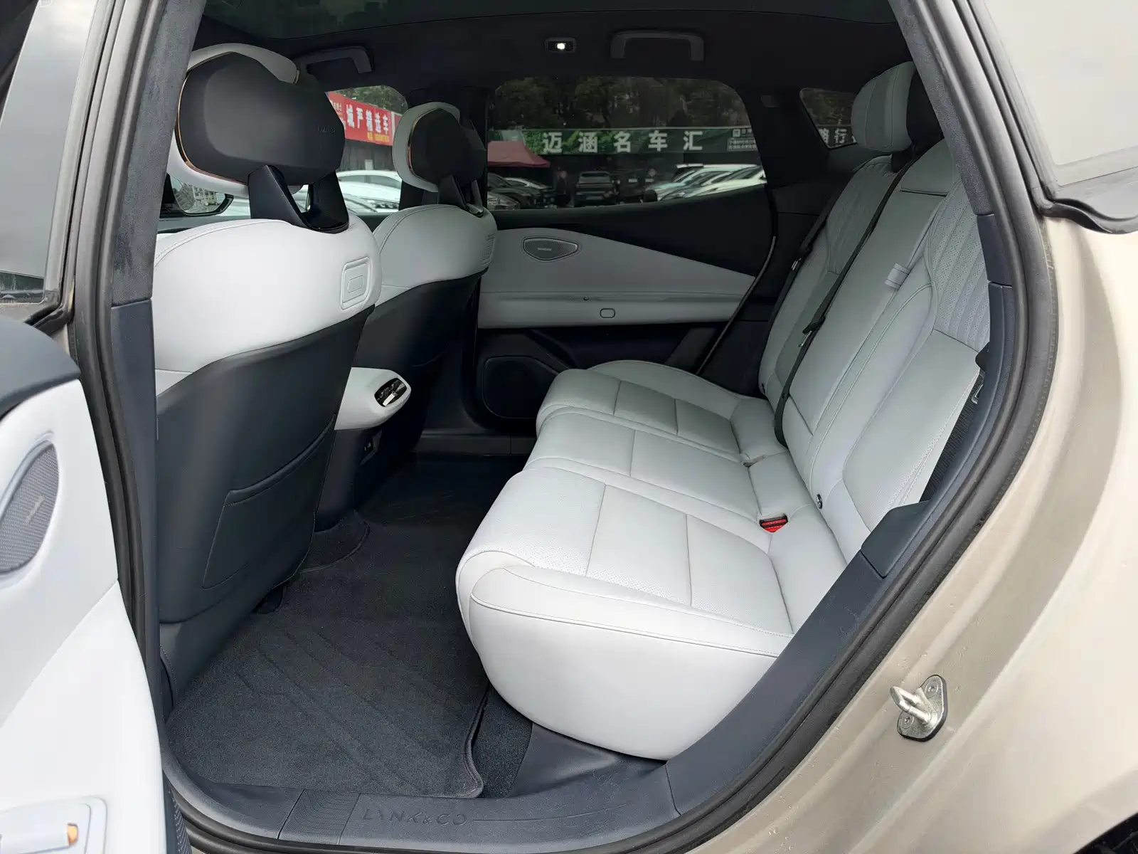 Photo 8 - Lynk & Co Z10