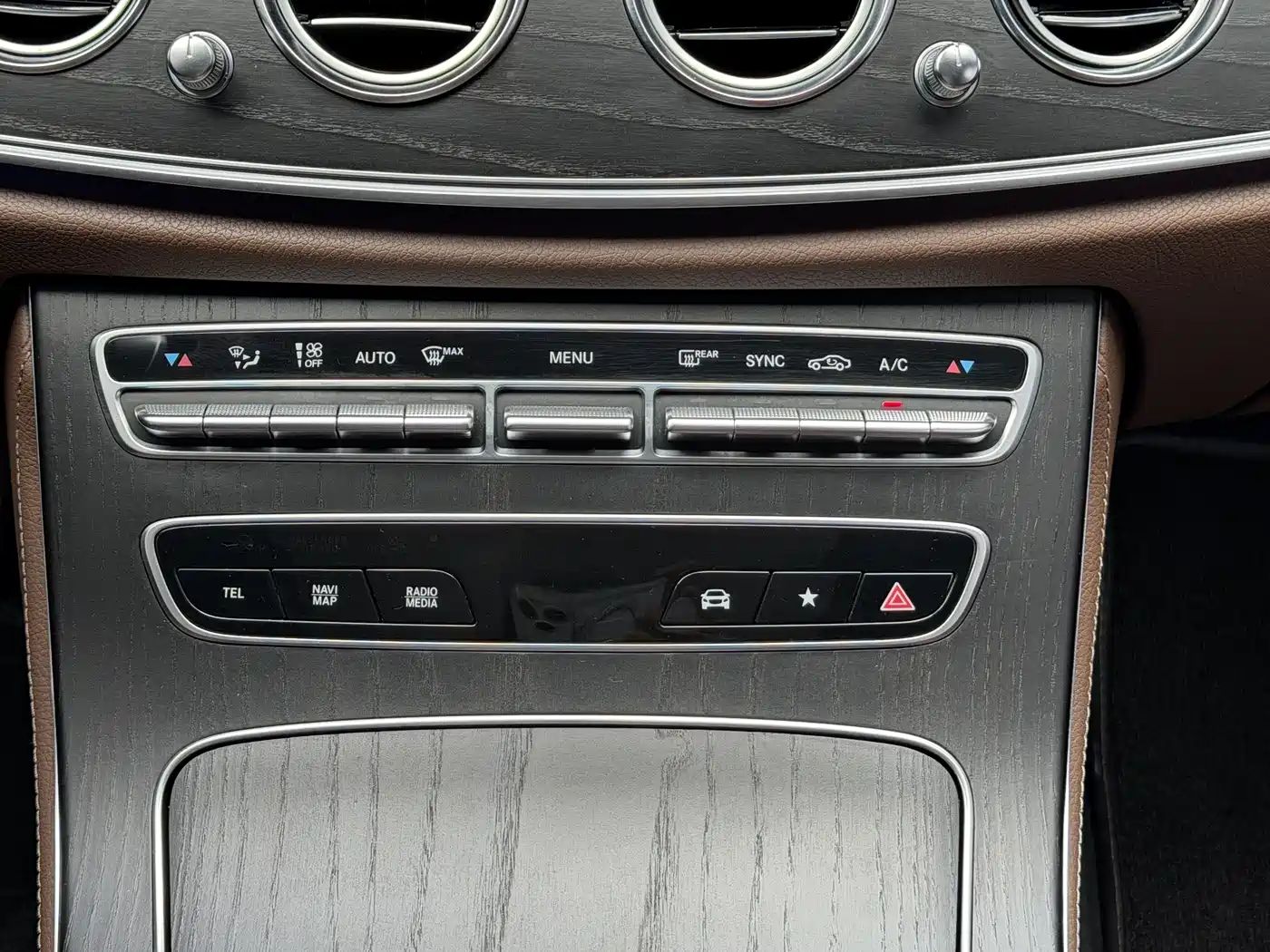 Mercedes-Benz E-Class 2023 Facelift E 300 L Sport Luxury фото 12