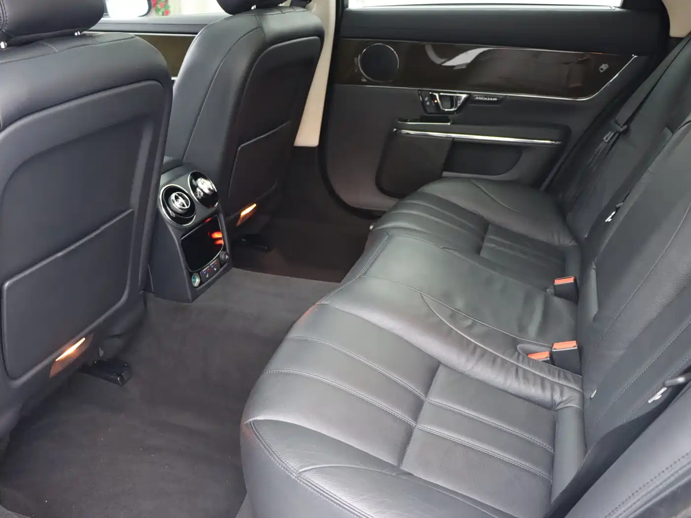 Jaguar XJ 2019 2018 XJL 3.0 SC 2WD Elegant Business Edition
