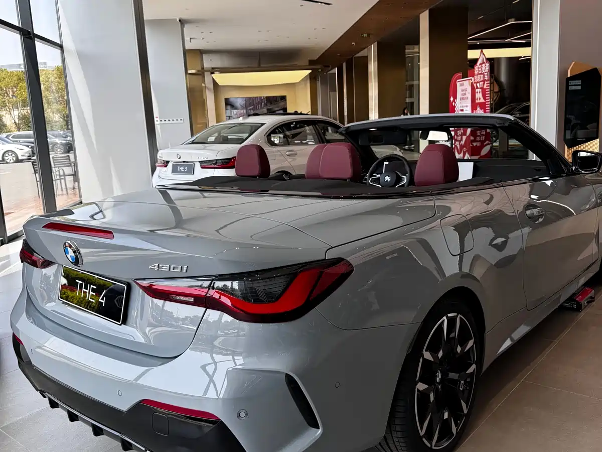 BMW 4 Series 2024 430i Convertible M Sport Shadow Edition фото 6