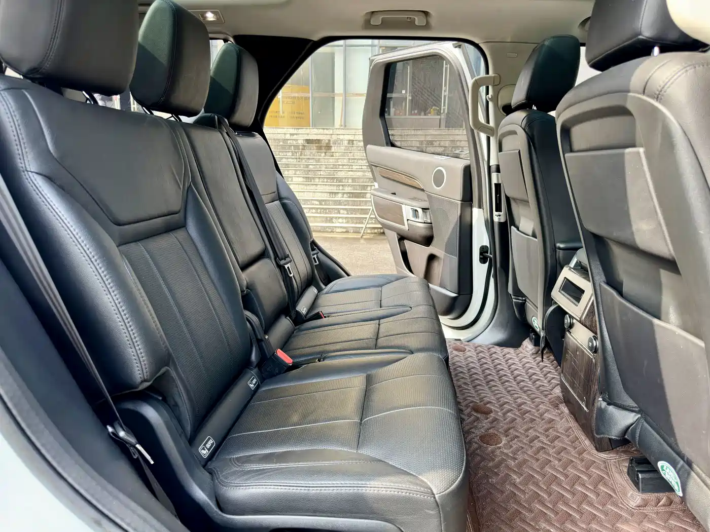 Land Rover Discovery 2019 3.0 SC V6 SE фото 13