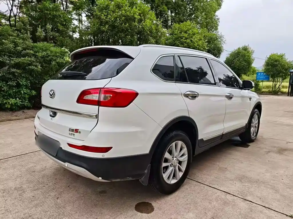 BAIC Huansu S6 2016 2016 1.5T Manual Smart Edition