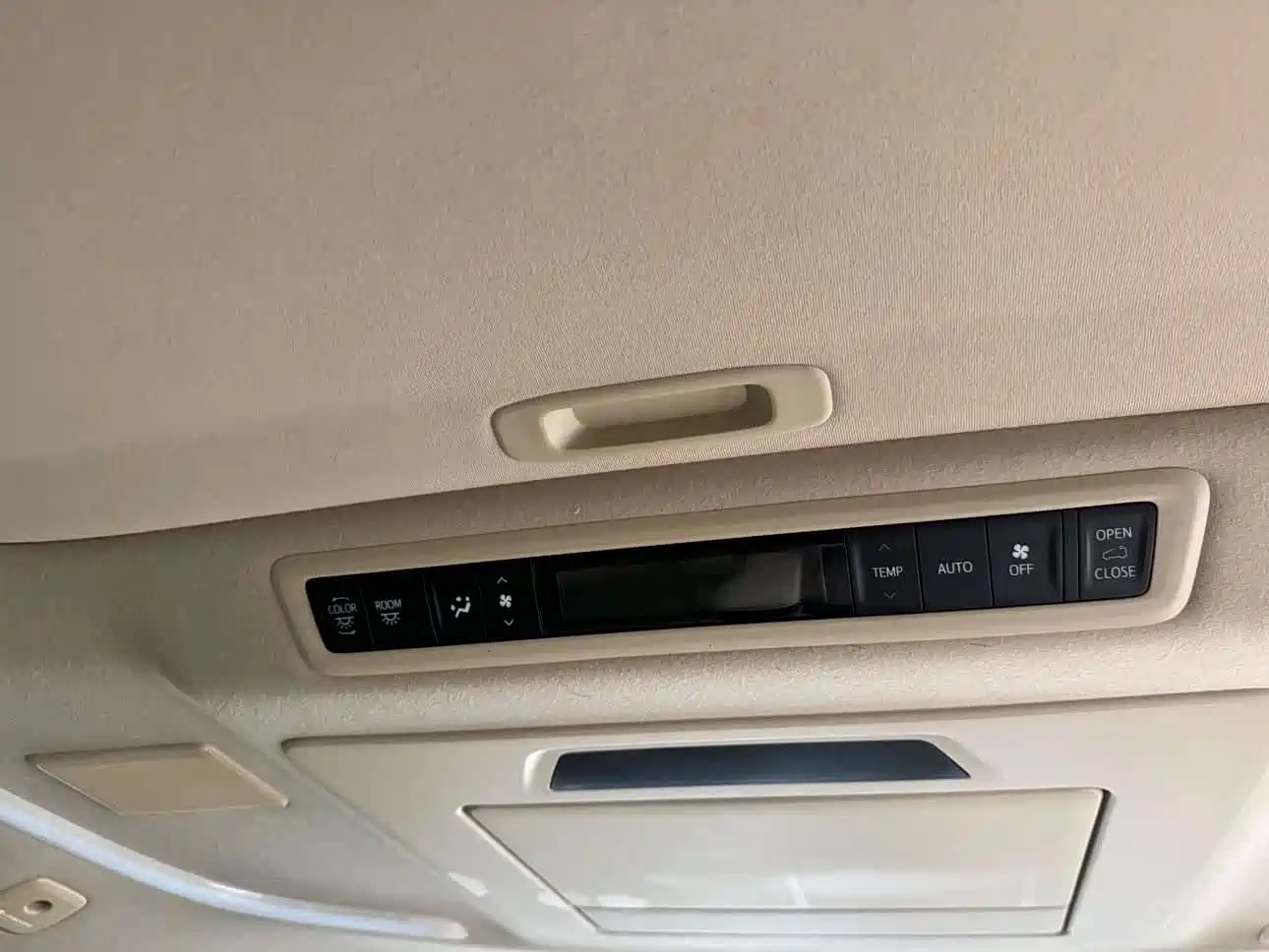 Toyota Vellfire 2021 Crown Hybrid 2.5L HV Supreme Edition фото 22