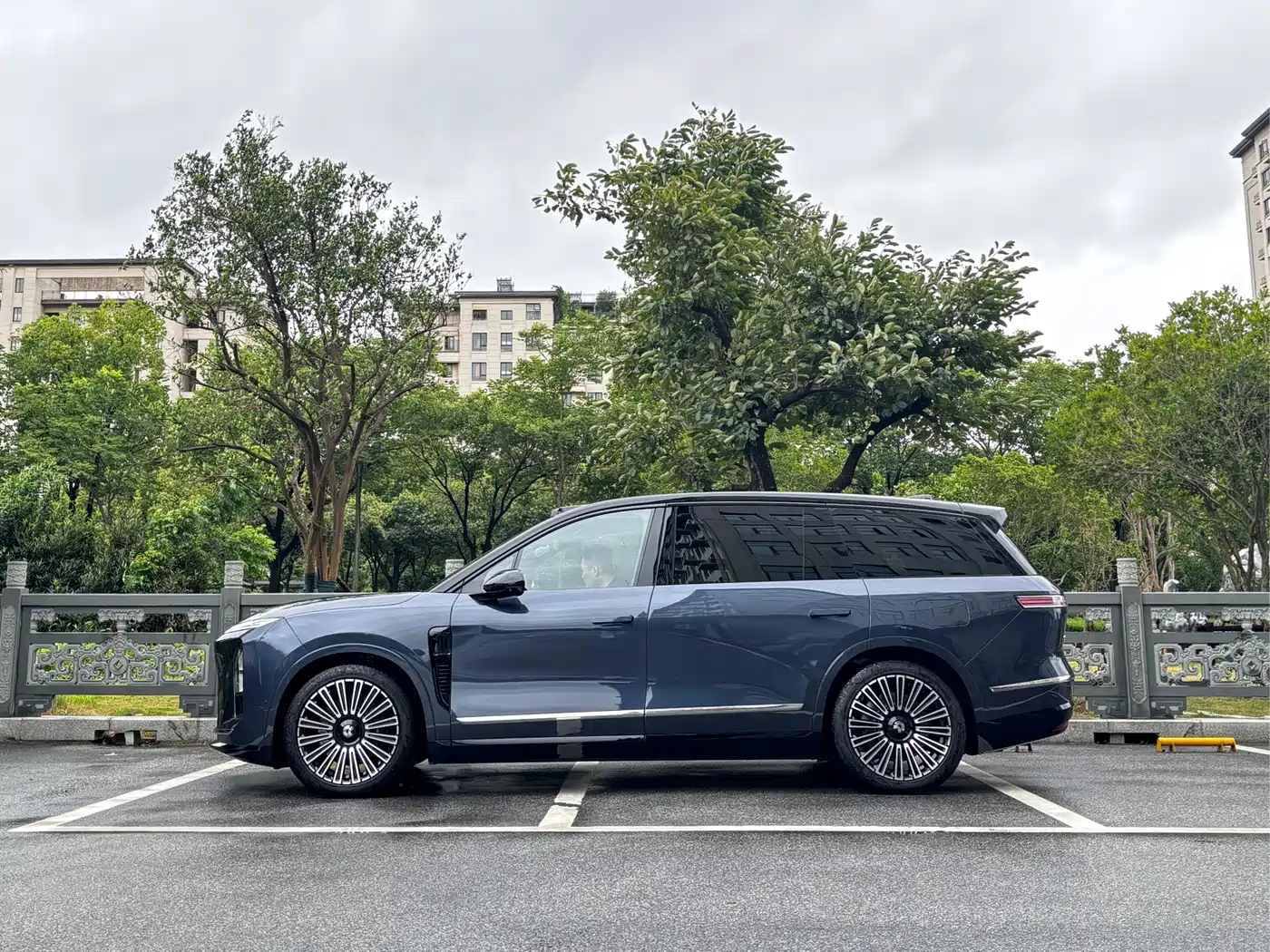 NIO ES8 2026 2025 Model 6-Seat Executive Luxury Edition