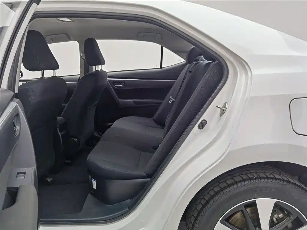 Toyota Levin Twin Engine E+ 2019 1.8PH GS E-CVT Elite Edition фото 15