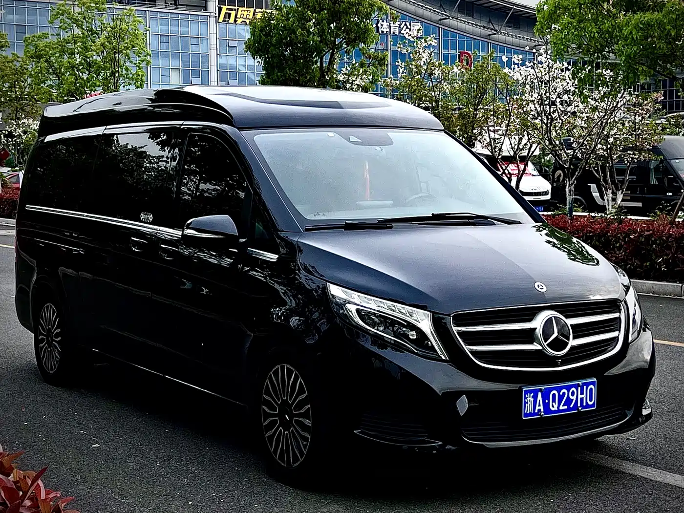 Mercedes-Benz V-Class 2017 Model V 260 L Premium Extended Edition фото 9