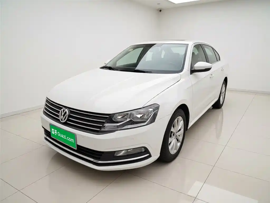 Volkswagen Lavida 2017 1.6L Automatic Comfort Edition фото 2