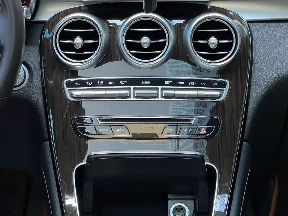 Mercedes-Benz GLC 2017 GLC 260 4MATIC Luxury фото 15