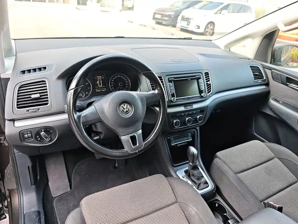 Volkswagen Sharan 2014 2013 1.8TSI Standard
