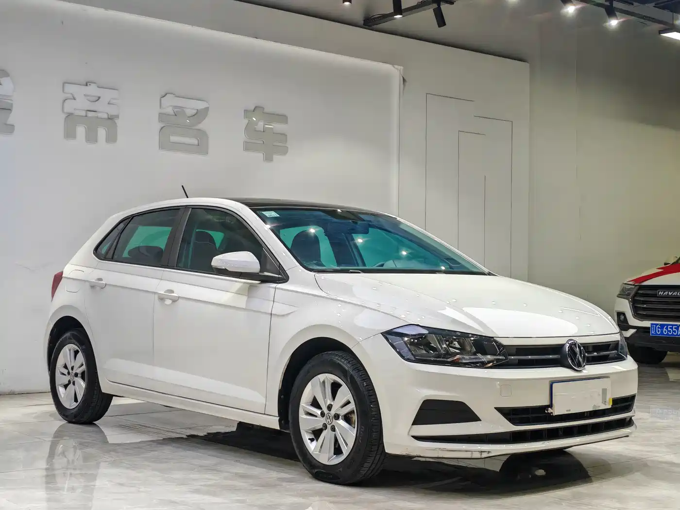 VOLKSWAGEN POLO